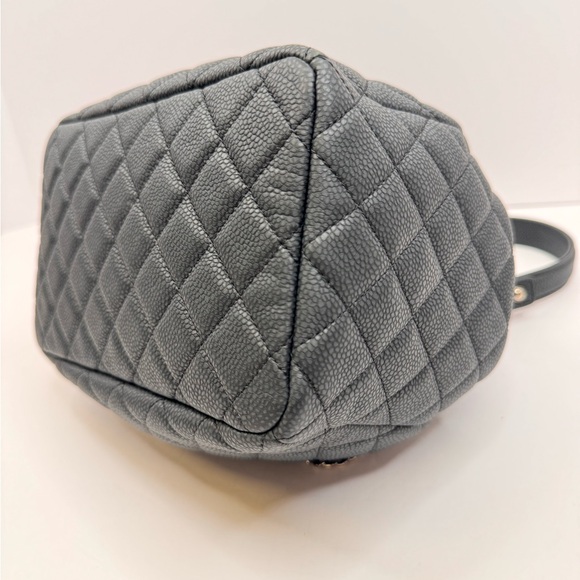 Caviar Flat Quilted CC Chain Bucket Drawstring Bag Black - Picture 10 of 14